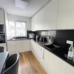 شقة House, 5 Rooms, Garden, Free Parking, Smarttv *