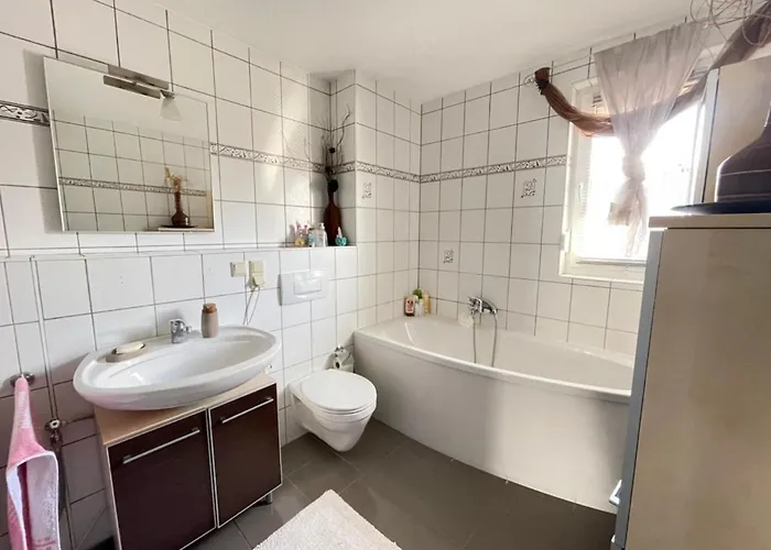 House, 5 Rooms, Garden, Free Parking, Smarttv شقة هانوفر