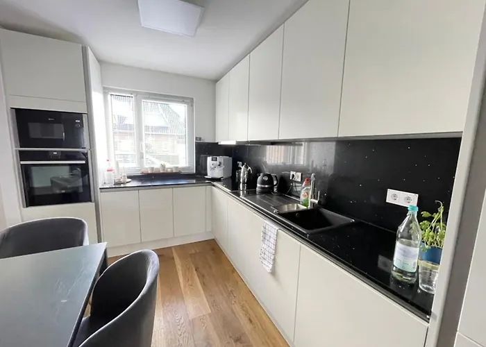 شقة House, 5 Rooms, Garden, Free Parking, Smarttv *