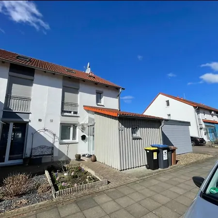 Apartment House, 5 Rooms, Garden, Free Parking, Smarttv Hannover