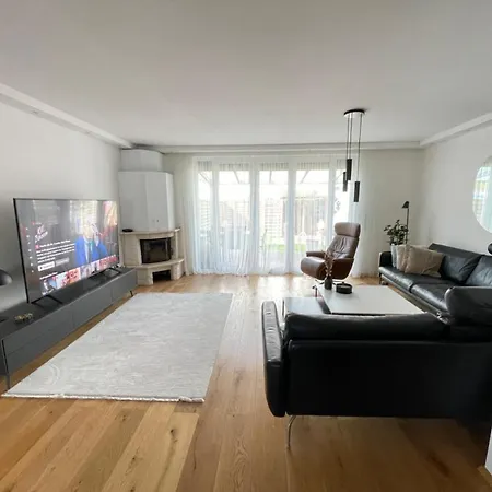 House, 5 Rooms, Garden, Free Parking, Smarttv Apartment
