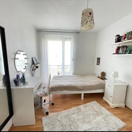 House, 5 Rooms, Garden, Free Parking, Smarttv * הנובר