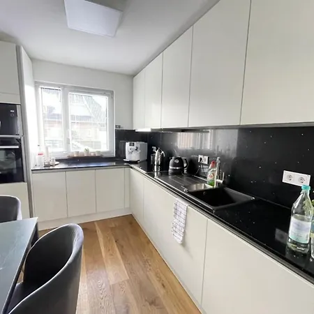 דירה House, 5 Rooms, Garden, Free Parking, Smarttv *